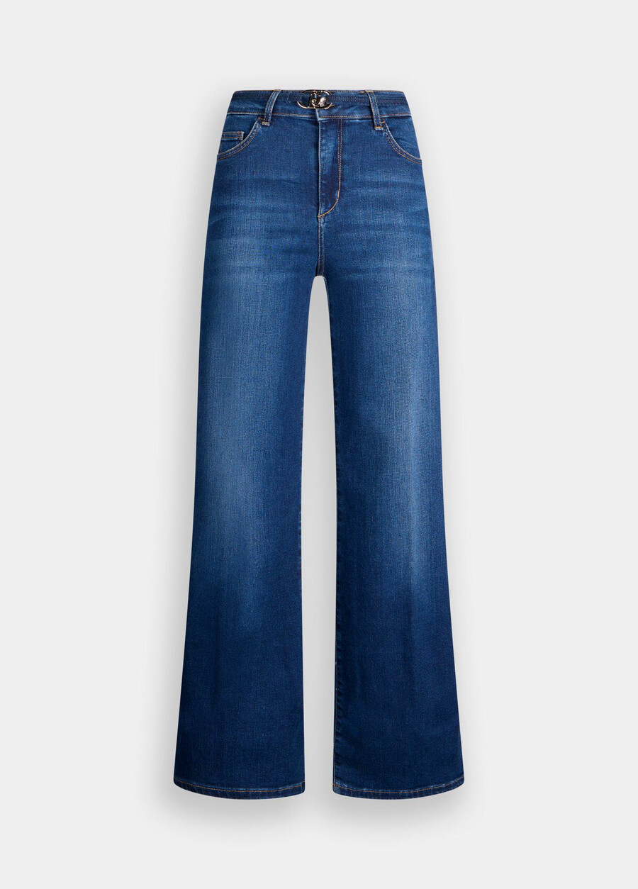 beskurna utsvängda jeans med skärp