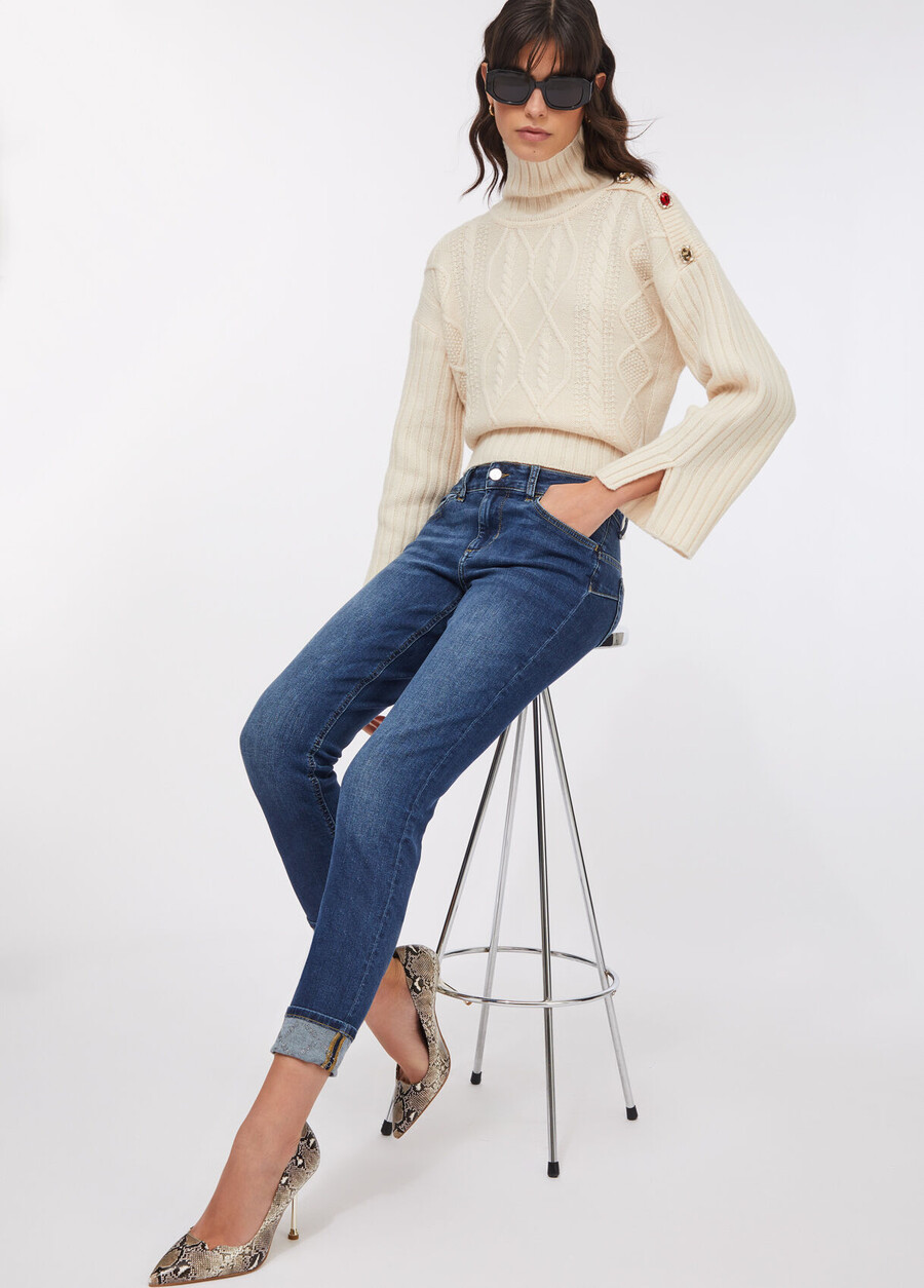 skinny jeans med uppvikningar
