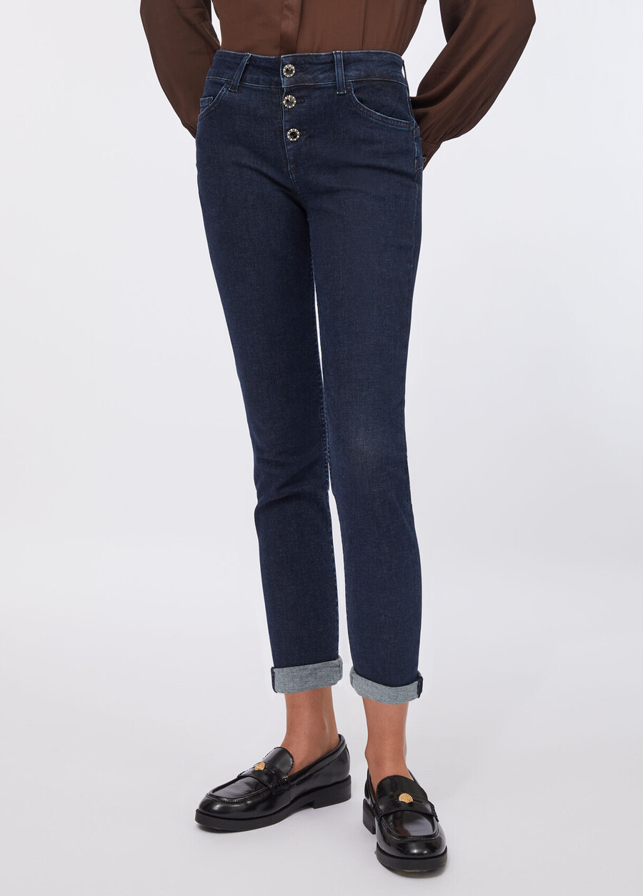 skinny jeans med uppvikningar