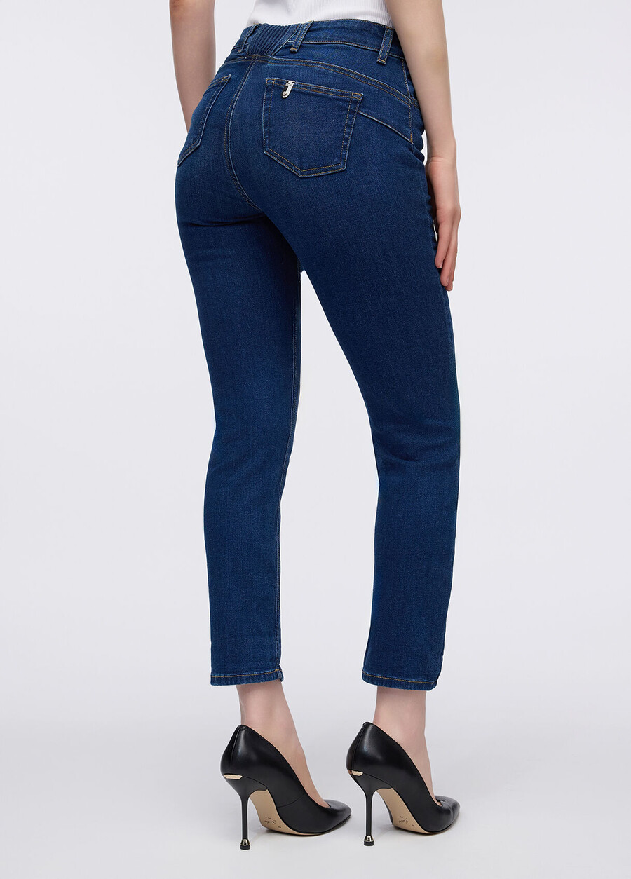 skinny jeans med uppvikningar