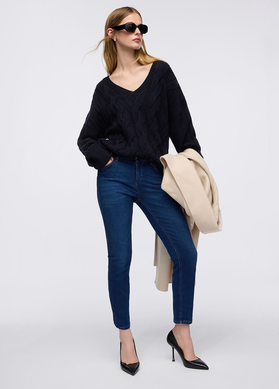 skinny jeans med uppvikningar