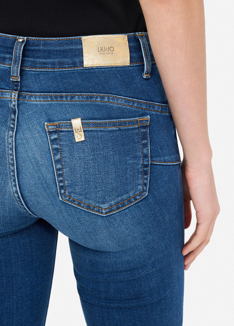 högmidjade skinny jeans