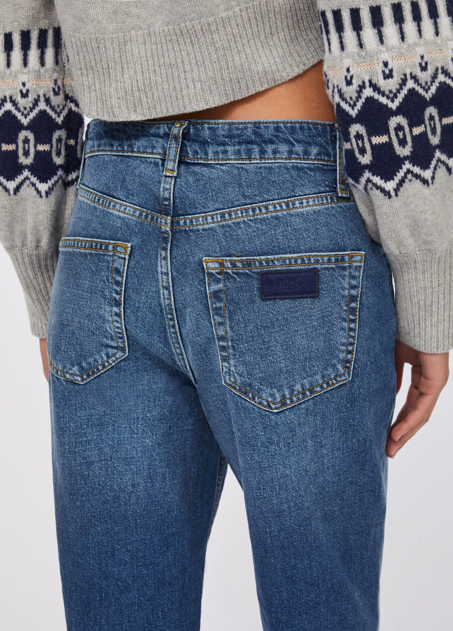 högmidjade raka jeans