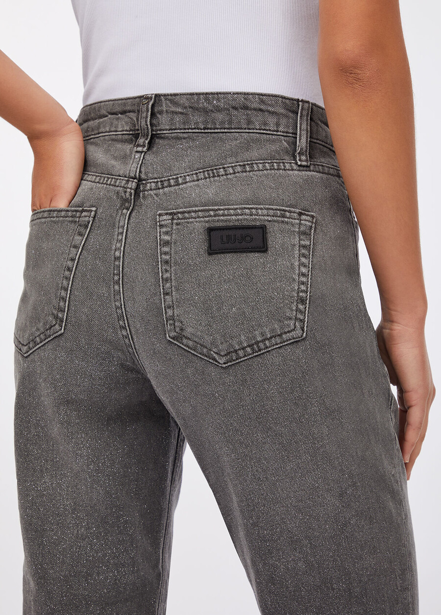 högmidjade raka jeans