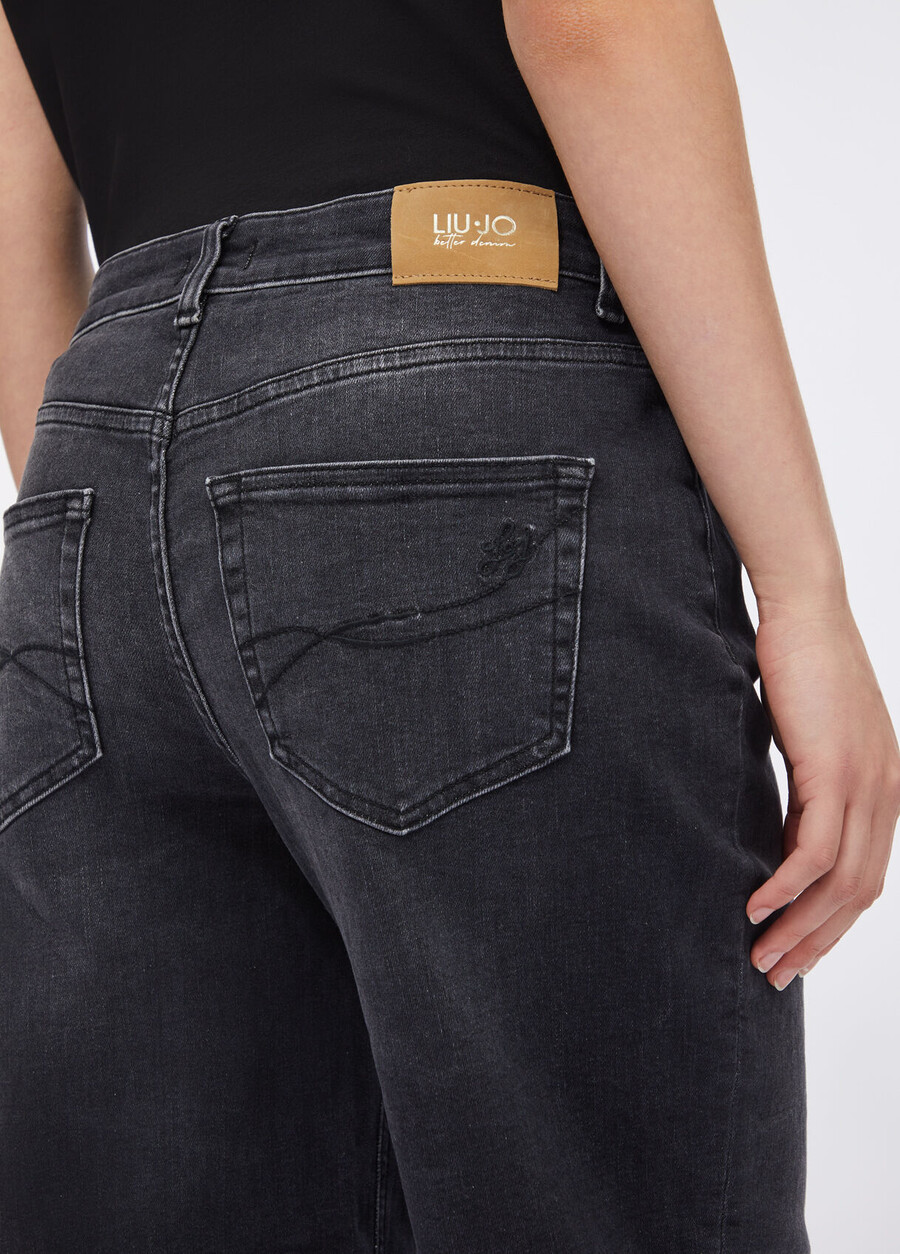 carrot fit jeans